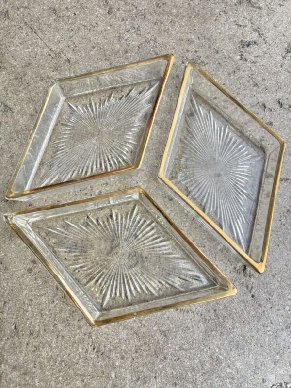 Hotbox-Vintage-South-Pasadena-California-70s-60s-Gold-trimmed-serving-dishes_6576 Large