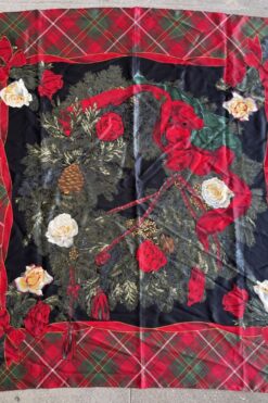 Vintage Christmas Wreath Scarf