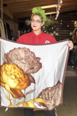 Hotbox-Vintage-South-Pasadena-California-Accessories-Scarves-5457