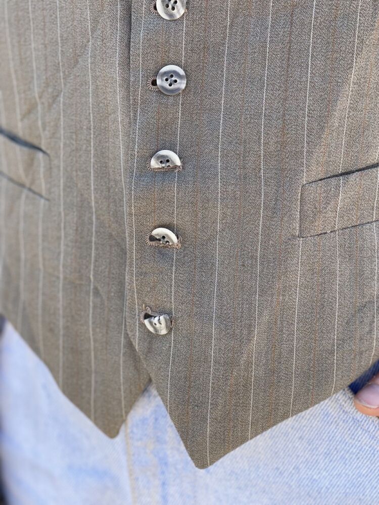 gallon Kanon correct Vintage Warm Gray Pinstripe Vest with Leather Detail – M/L – Hotbox Vintage