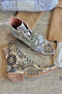 Hotbox-Vintage-South-Pasadena-California-Jeffrey-Campbell- Western-Booties-_8686 Large