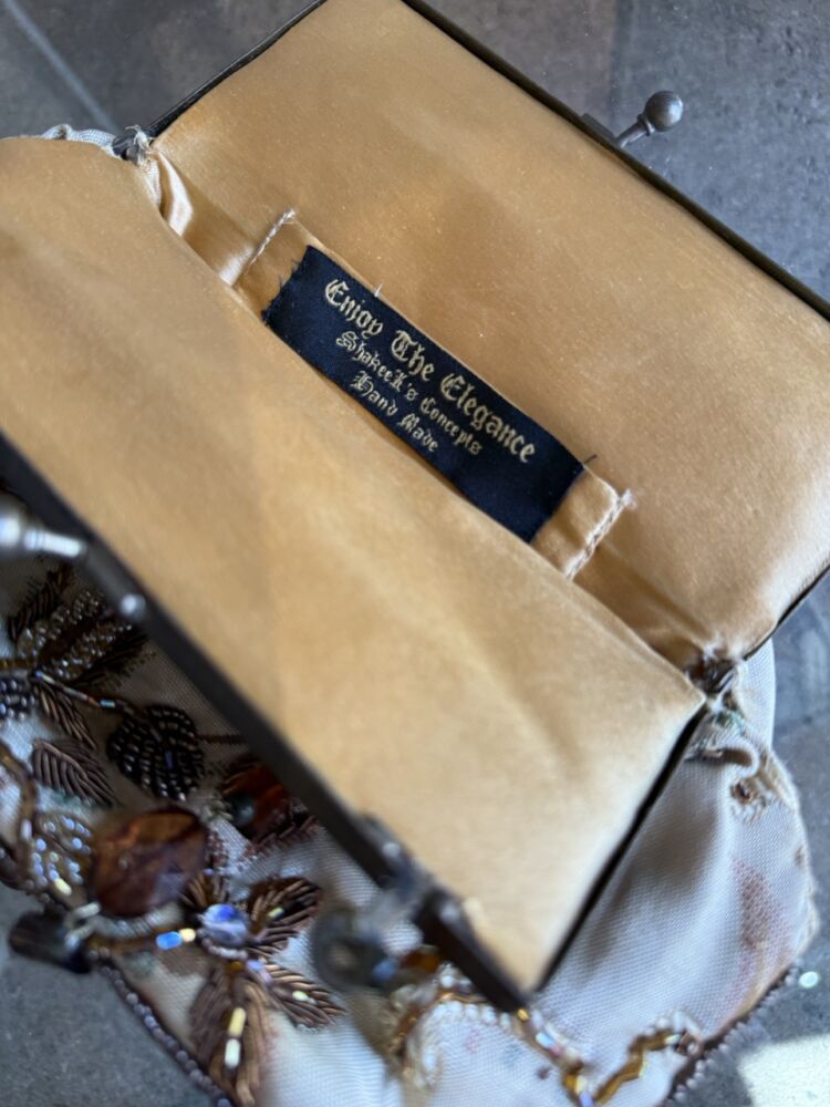 Hotbox-Vintage-South-Pasadena-California-Vintage-2000s-Beaded-Clutch-Enjoy-the-Elegance_6101 Large → Hotbox Vintage