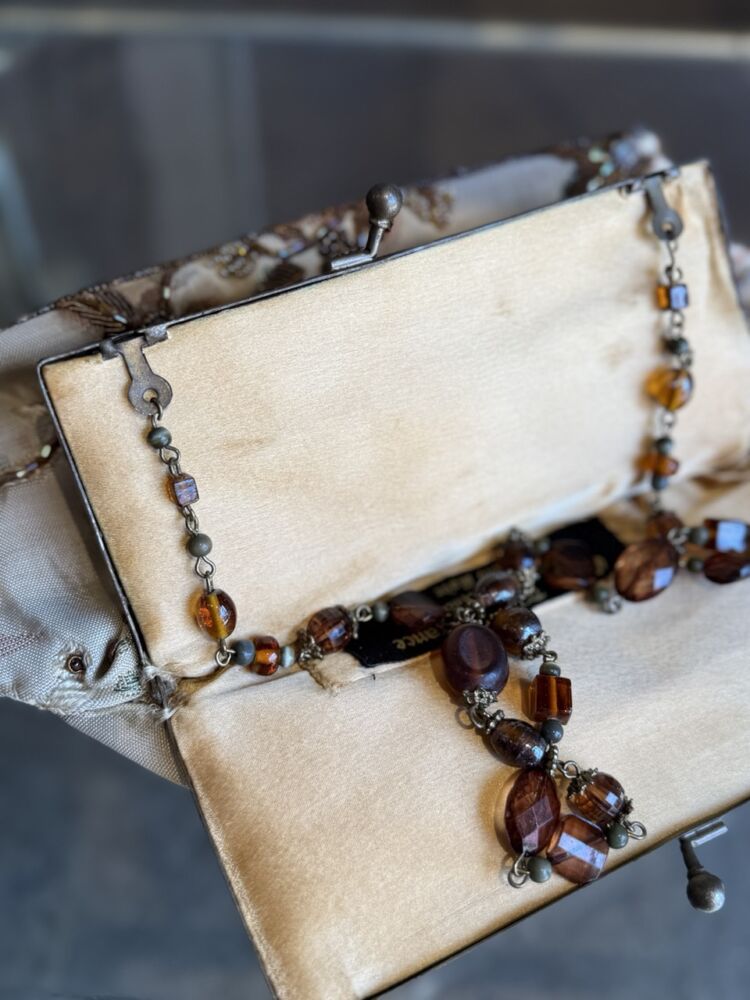 Hotbox-Vintage-South-Pasadena-California-Vintage-2000s-Beaded-Clutch-Enjoy-the-Elegance_6102 Large → Hotbox Vintage