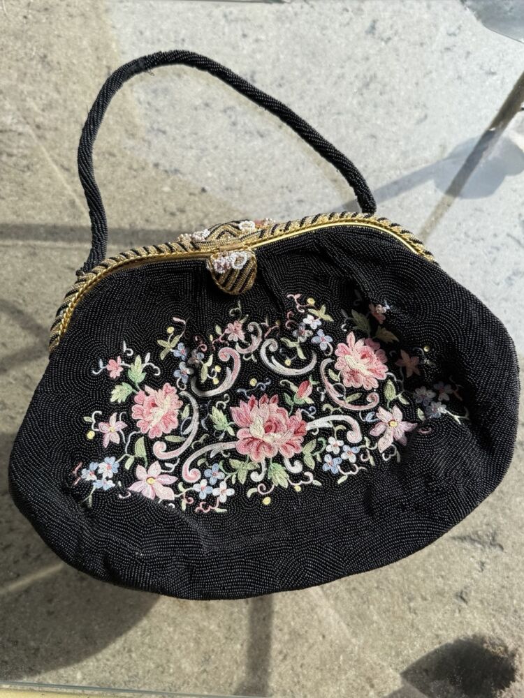 Hotbox-Vintage-South-Pasadena-California-Vintage-Beaded-Delill-Floral-Handbag_6145 Large → Hotbox Vintage