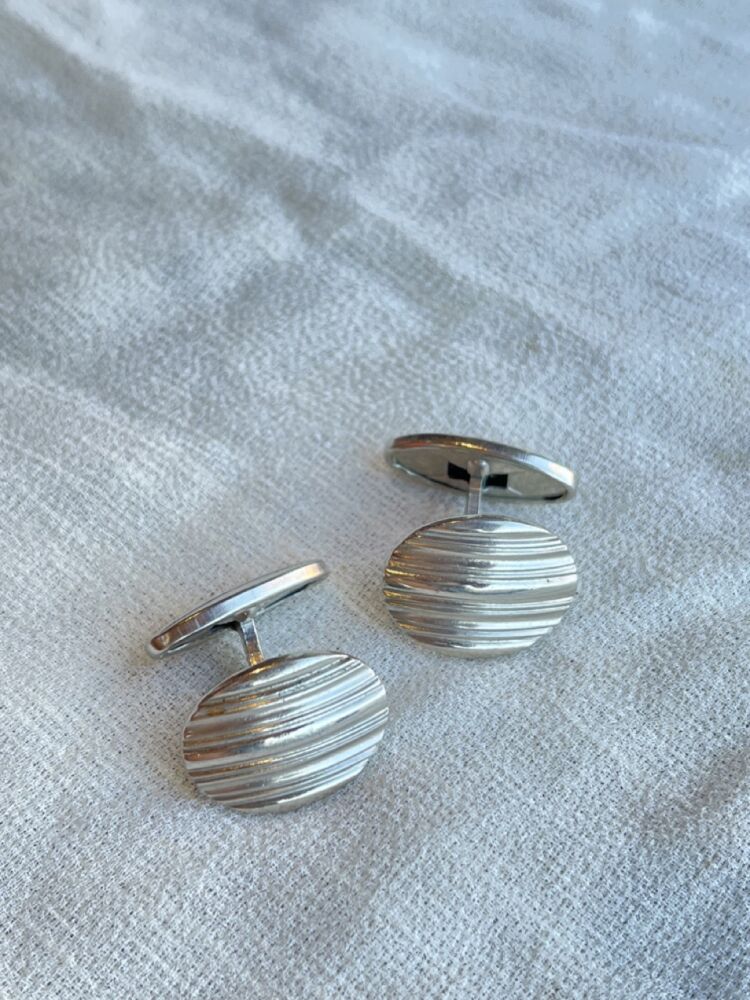 Classic Oval Cuff Links in Silver