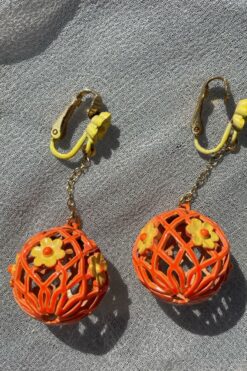SOLD Vintage 60s Daisy Cage Dangle Earrings