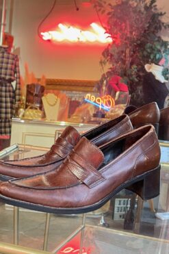 SOLD 90s Steve Madden Leather Point-Toe Loafers - Size 7 1/2