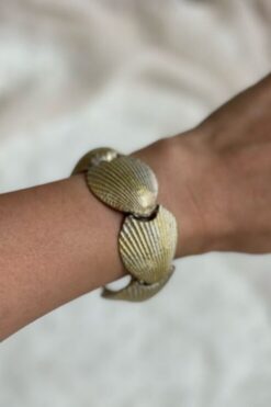 Vintage 70s Gold Clam Shell Bracelet