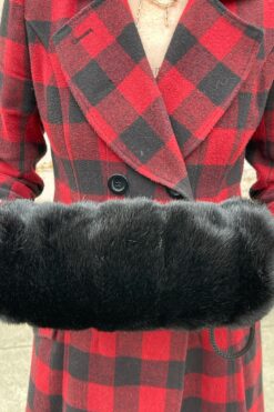 Faux SOLD Fur Muff/Bag La Maison DE LA Fausse Fourrure