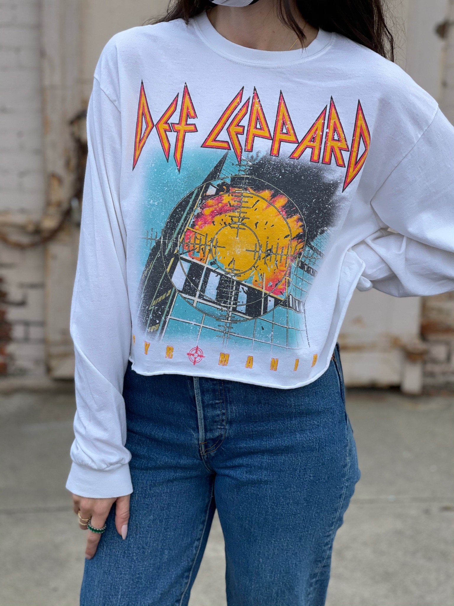 Def Leppard Cropped Long Sleeve Tee – Large → Hotbox Vintage
