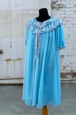 Vintage Sky Blue Nightie and Peignoir Set - Medium