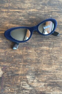 Vintage 90s Velvet Cat Eye Sunnies - Navy