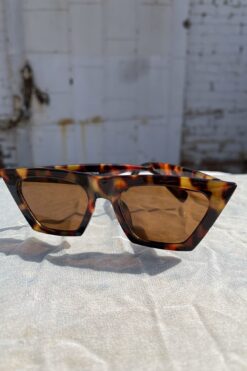 Tortoiseshell Pfeiffer Sunnies