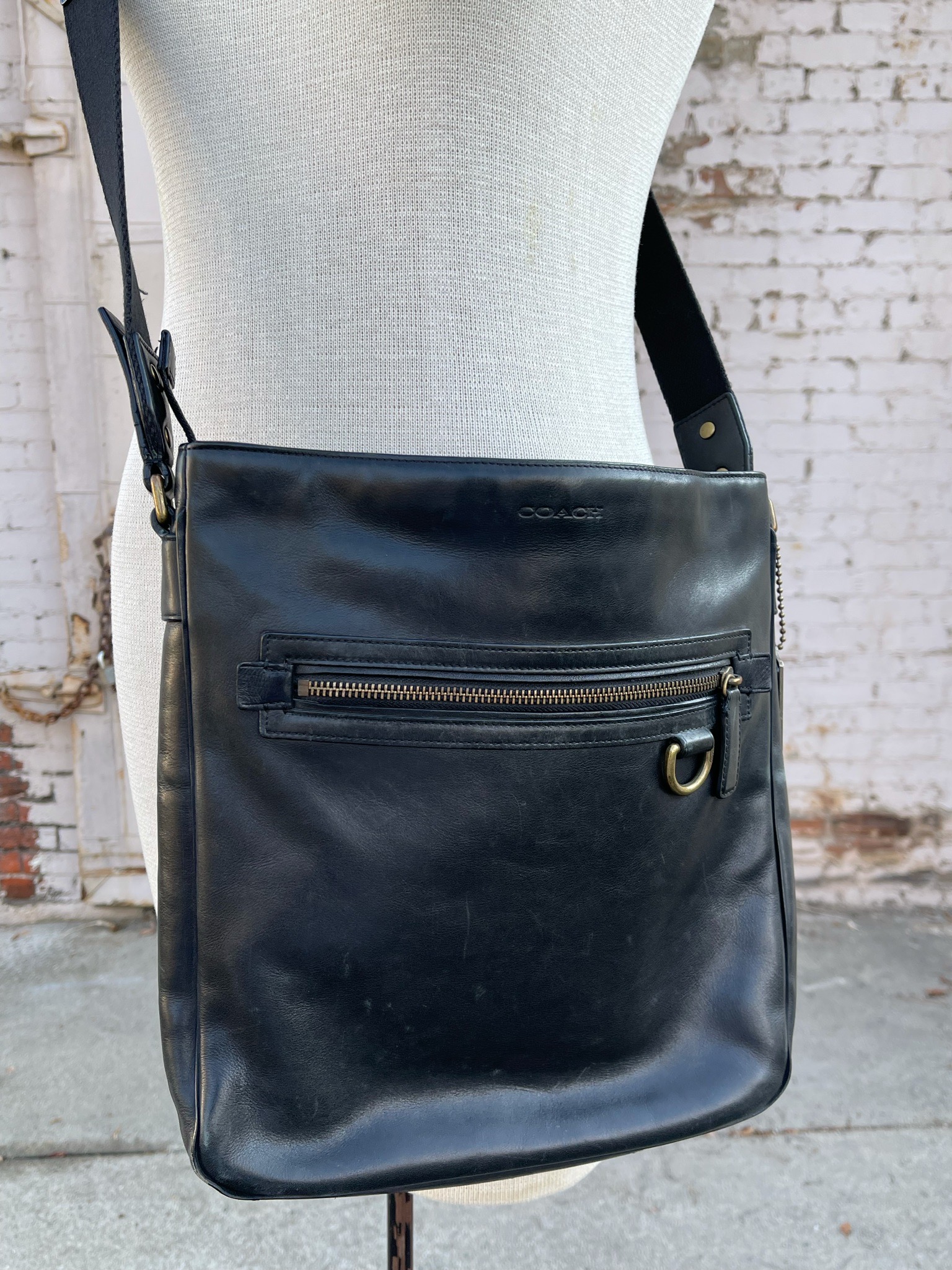 Coach Black Leather Crossbody Bag – Hotbox Vintage