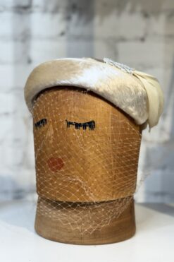 50s Bird Feather Veiled Fascinator