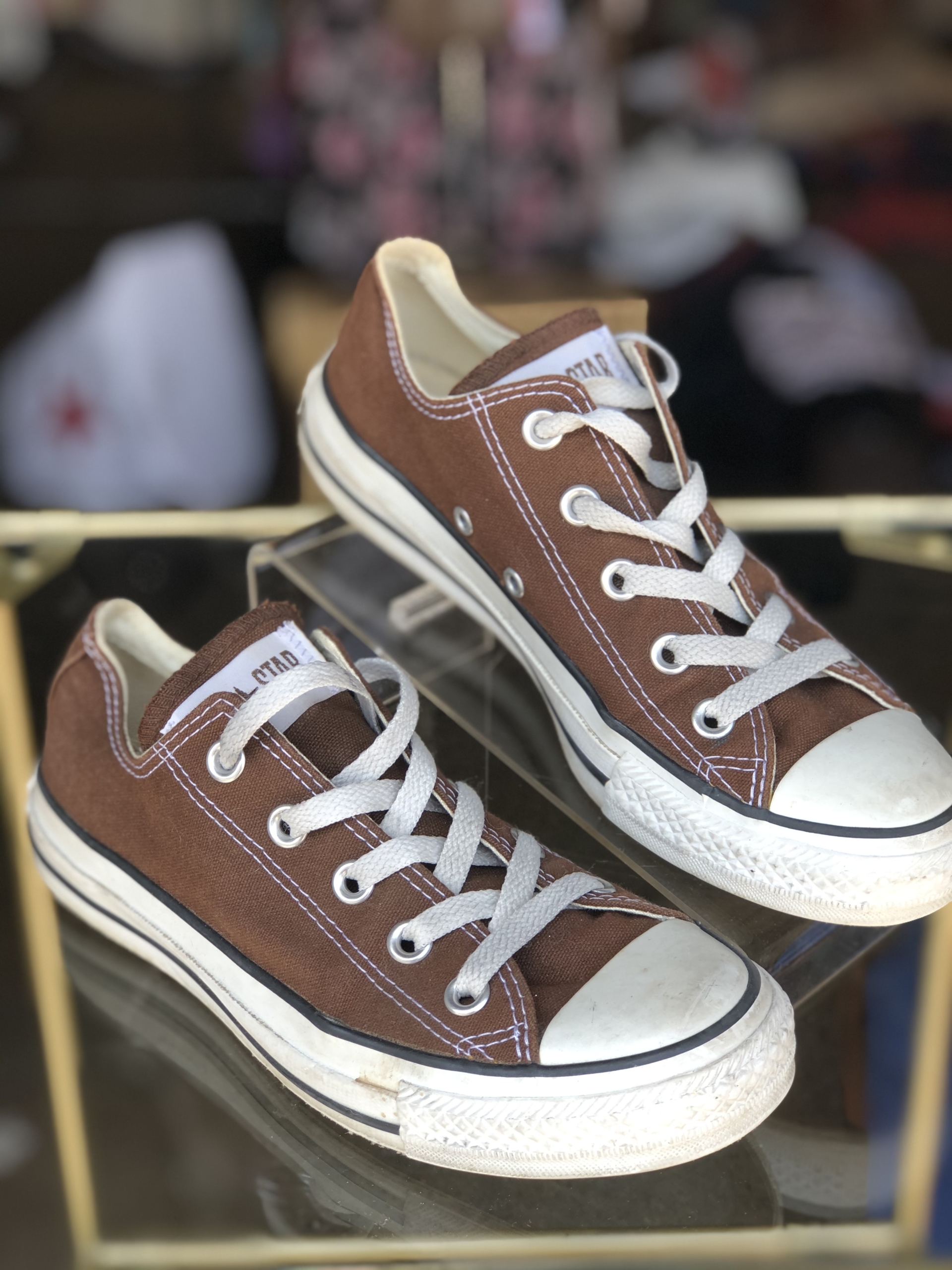 Star Low Top – Size 6 – Hotbox Vintage