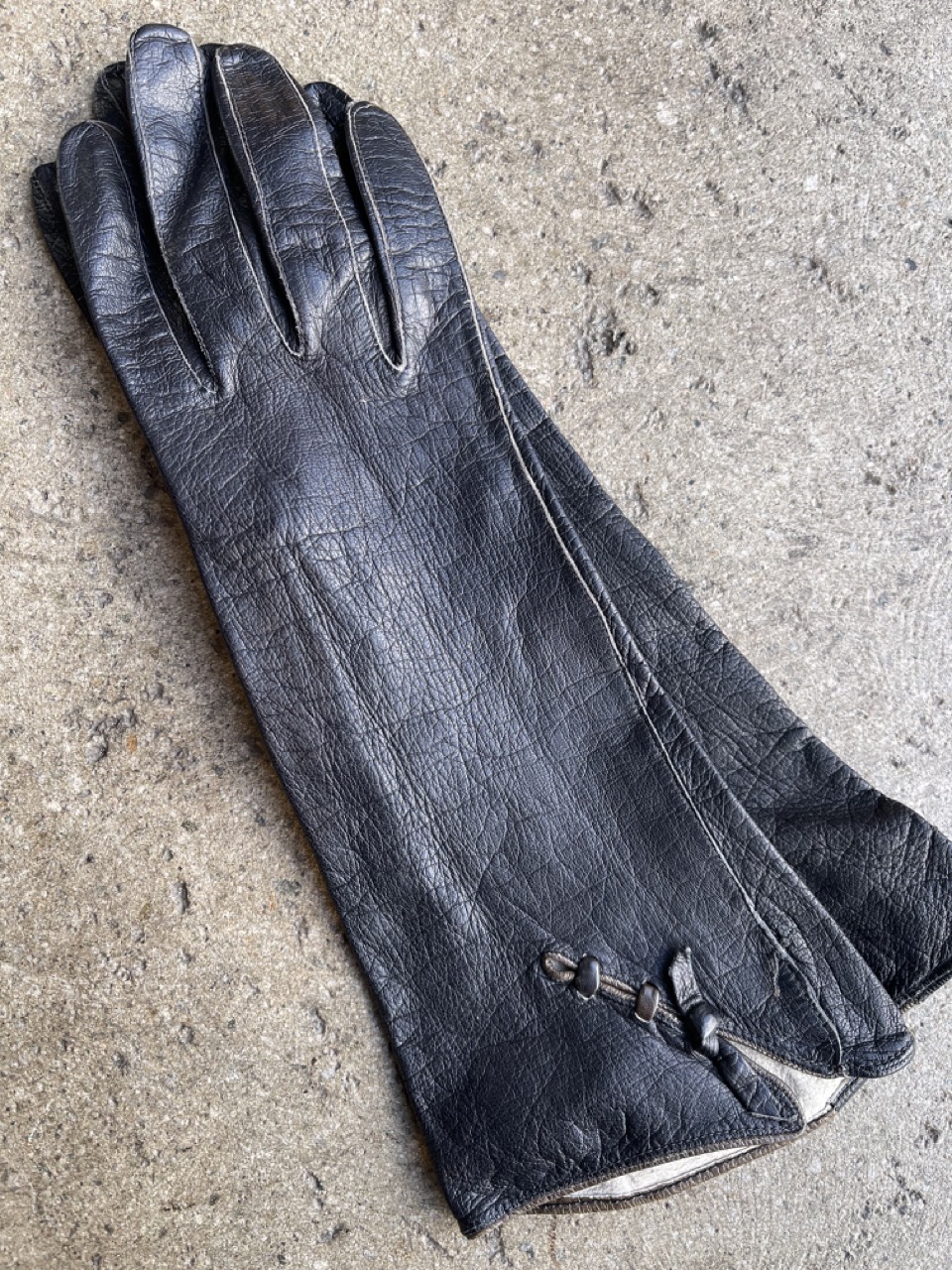 Vintage 60s Black Leather Gloves